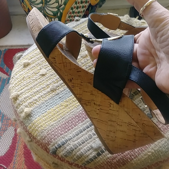 TOMMY HILFIGER SANDALS - Picture 7 of 17